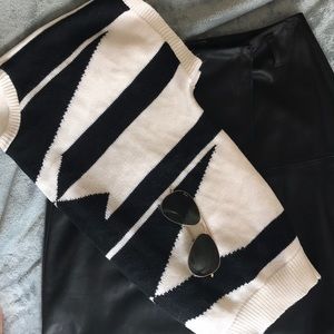 Black and white patterned Sweater